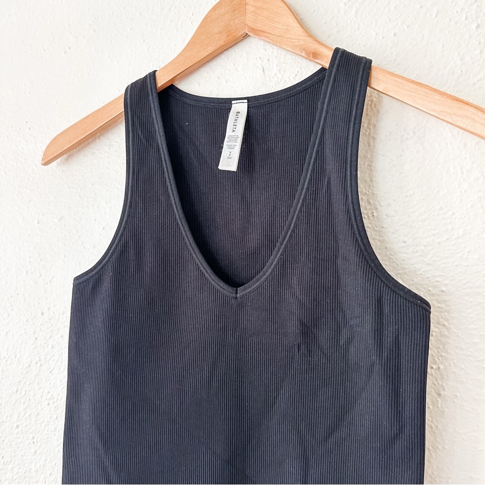 Athleta Womens Aurora Black Seamless Ribbed Waist Length V-Neck Tank Top - Picture 4 of 6